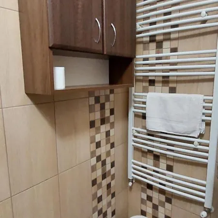 Summer Kardos アパート *